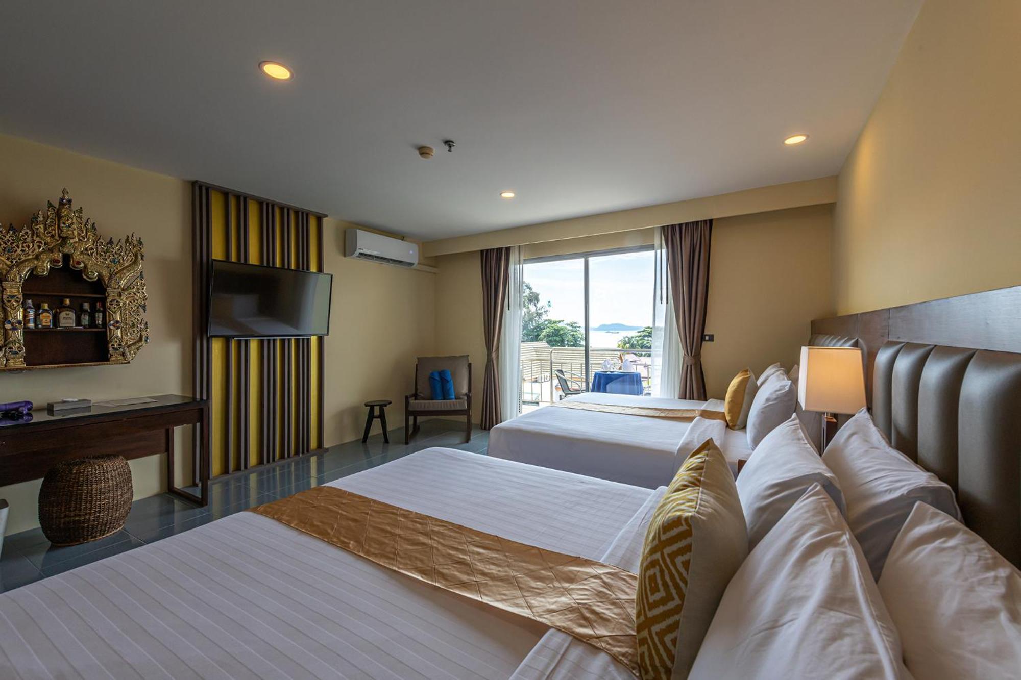 Blue Beach Grand Resort And Spa In Chalong Phuket By Dayuu Ban Saiyuan Exterior foto