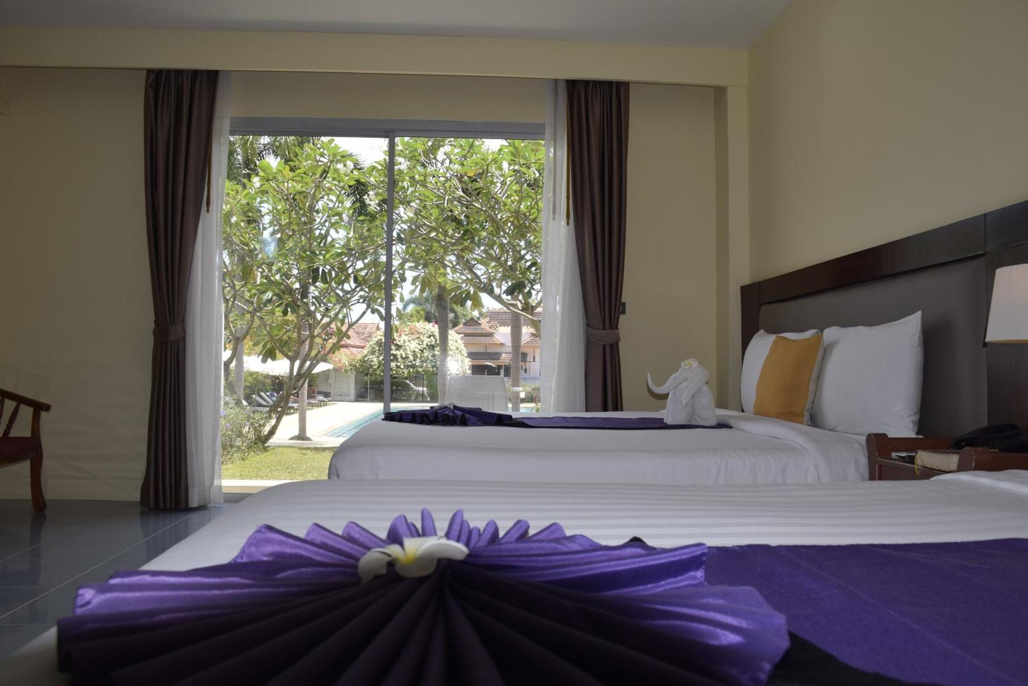 Blue Beach Grand Resort And Spa In Chalong Phuket By Dayuu Ban Saiyuan Exterior foto